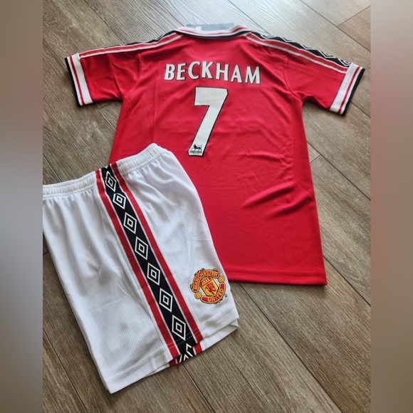 Manchester United Beckham 7 Retro set for kids - Picture 5 of 6